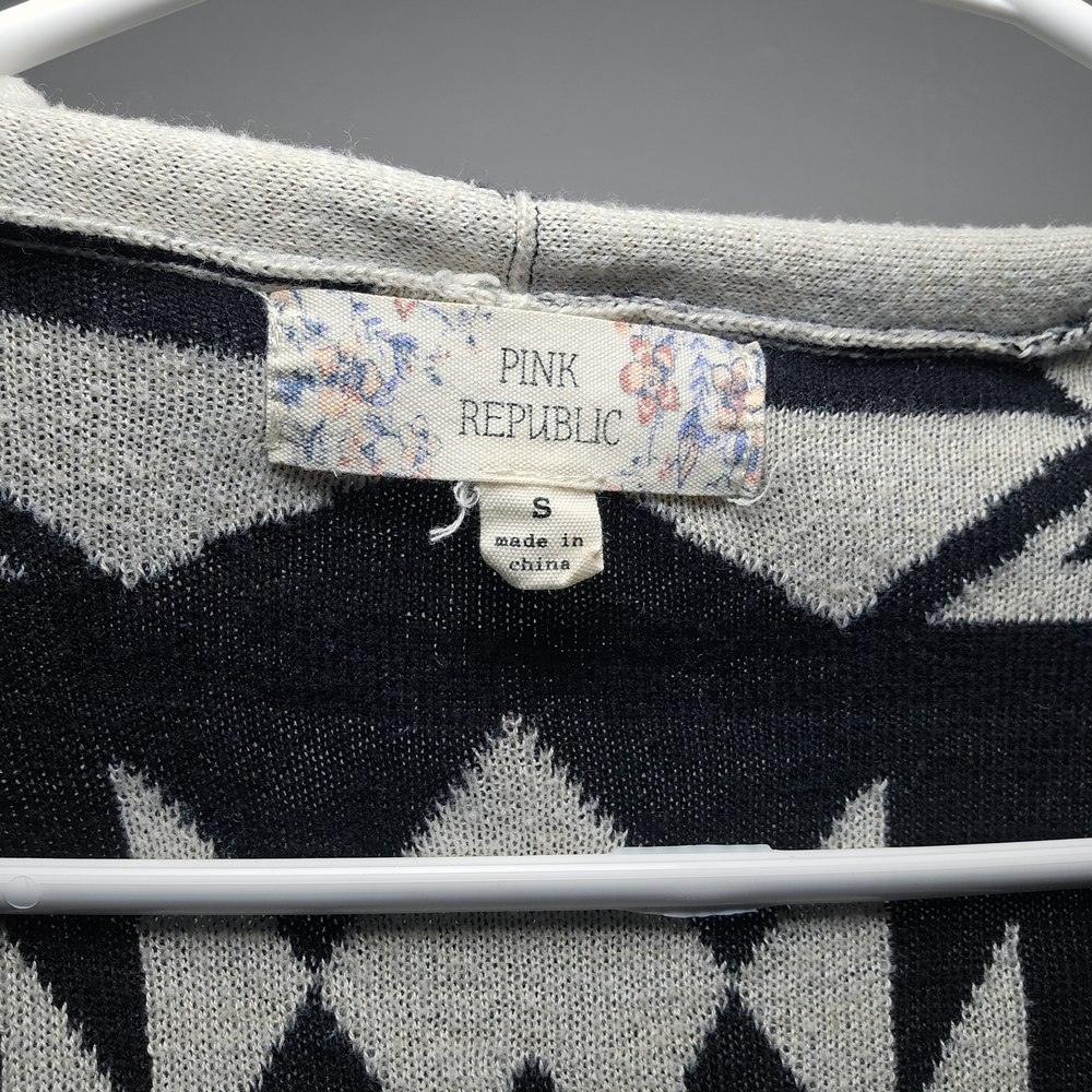 Geometric‎ Patterned Cardigan - Picture 2 of 2
